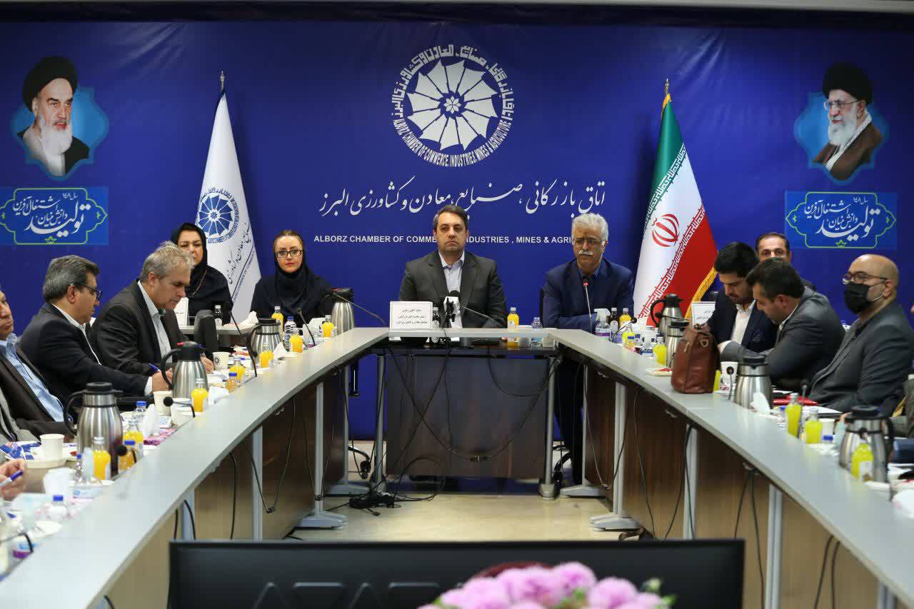 رئیس اتاق مشترک بازرگانی ایران و عمان مطرح کرد: جایگاه مناسب